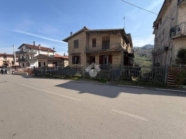 Casa indipendente in vendita a Pannarano via Piano, 11