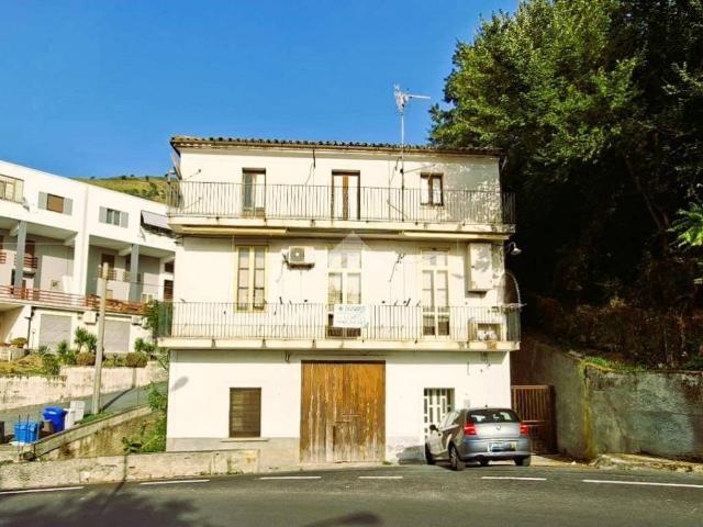 Casa indipendente in vendita a Paola CS