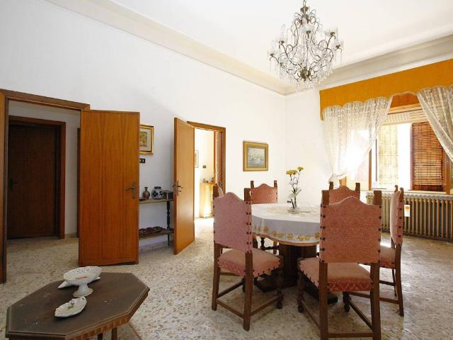 Casa indipendente in vendita a Parabita LE