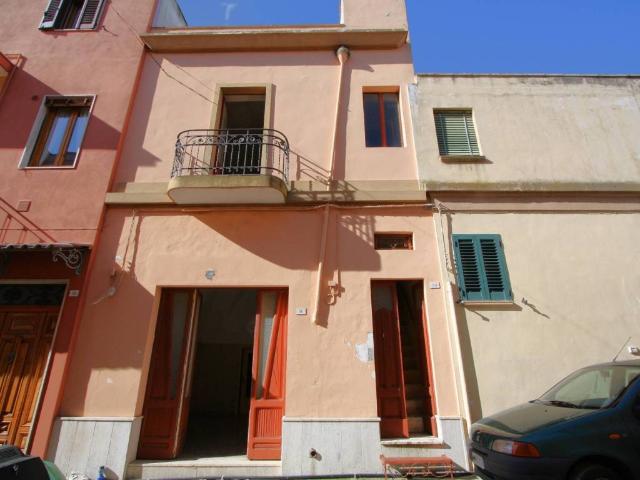 Casa indipendente in vendita a Parabita LE
