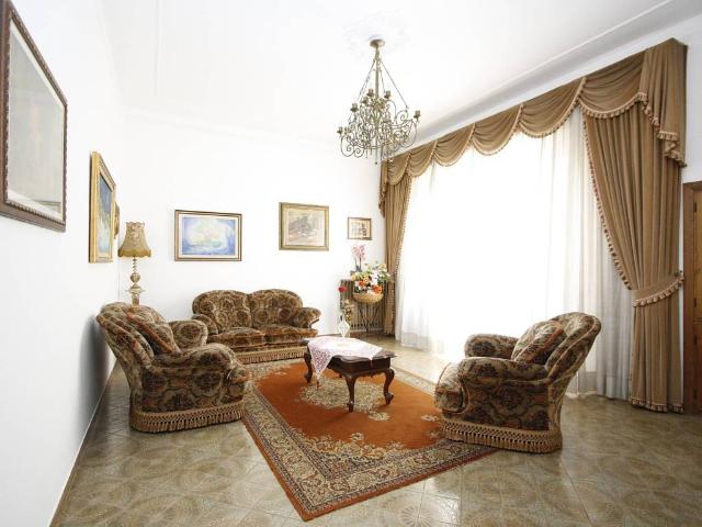 Casa indipendente in vendita a Parabita LE
