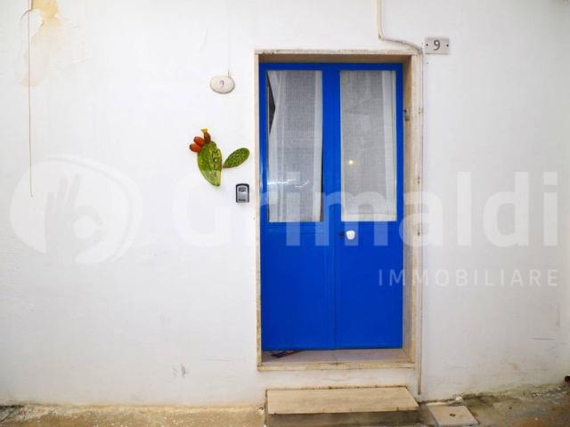 Casa indipendente in vendita a Parabita LE