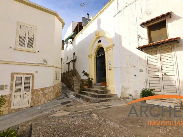 Casa indipendente in vendita a Parabita LE