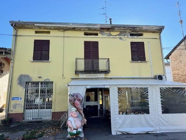 Casa indipendente in vendita a Parma, Ravadese