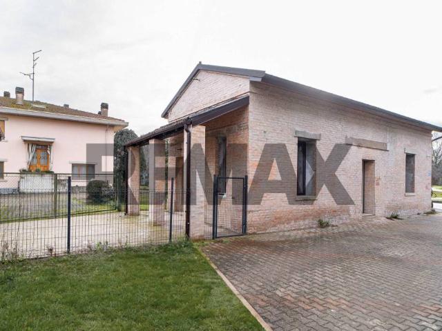Casa indipendente in vendita a Parma, Vigatto