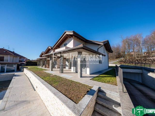 Casa indipendente in vendita a Paruzzaro NO