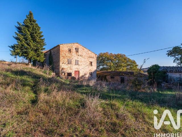 Casa indipendente in vendita a Petriolo MC