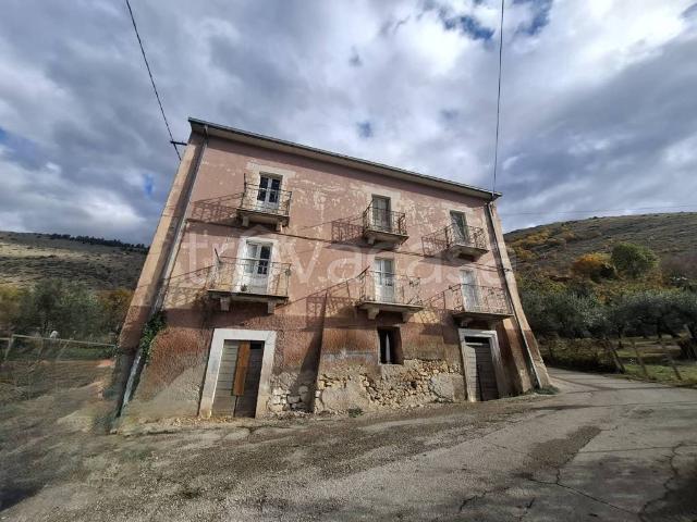 Casa indipendente in vendita a Pettorano sul Gizio via conca, 22