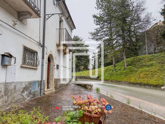 Casa indipendente in vendita a Pettorano sul Gizio AQ