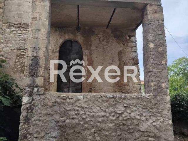 Casa indipendente in vendita a Pettorano sul Gizio AQ