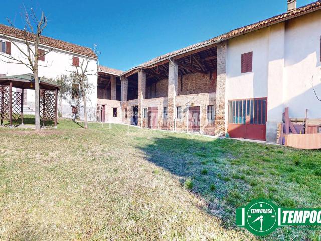 Casa indipendente in vendita a Pecetto Di Valenza