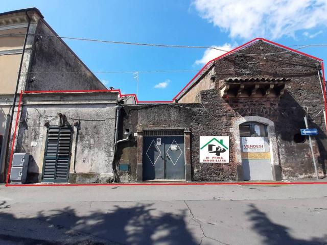 Casa indipendente in vendita a Pedara CT