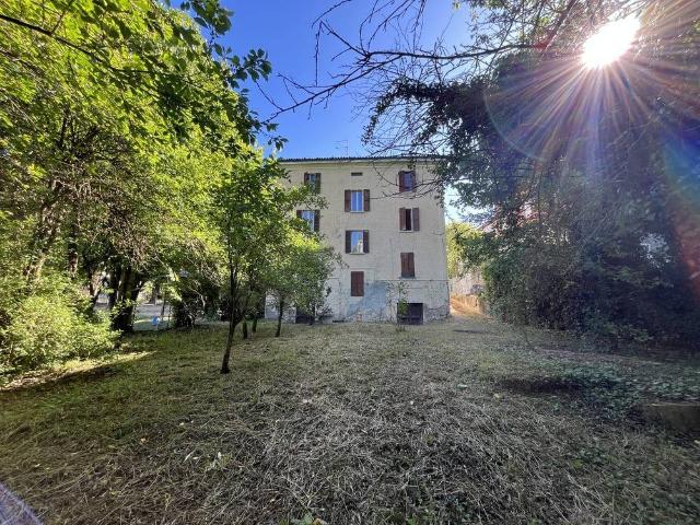 Casa indipendente in vendita a Pellegrino Parmense PR