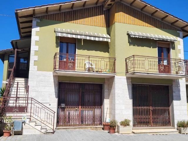 Casa indipendente in vendita a Penna in Teverina TR