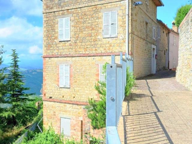 Casa indipendente in vendita a Penna San Giovanni MC