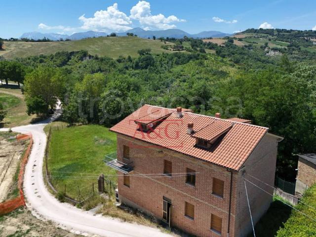Casa indipendente in vendita a Penna San Giovanni