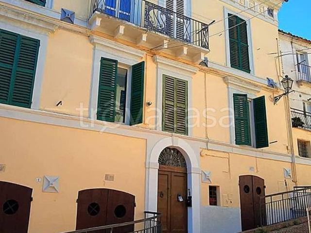 Casa indipendente in vendita a Penne largo Fontemanente Vico 1