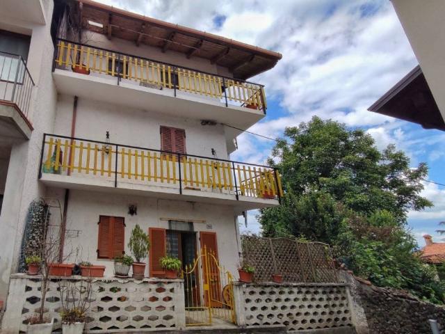 Casa indipendente in vendita a Perosa Canavese TO