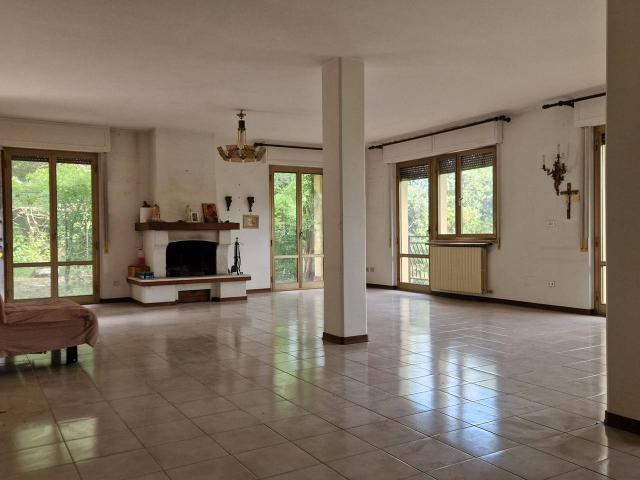 Casa indipendente in vendita a Perugia