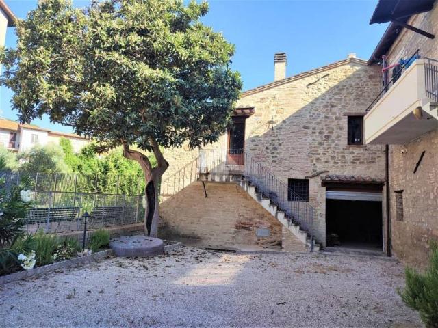 Casa indipendente in vendita a Perugia PG