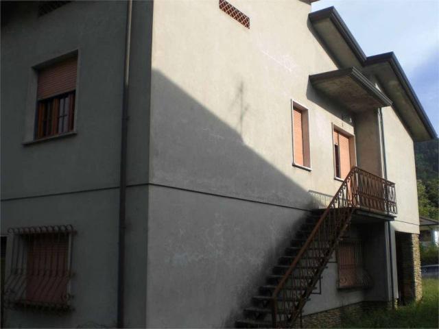 Casa indipendente in vendita a Pescaglia LU