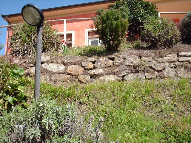 CASA INDIPENDENTE in VENDITA a PESCIA DIECI MINUTI DAL CENTRO DI PESCIA di 5 vani