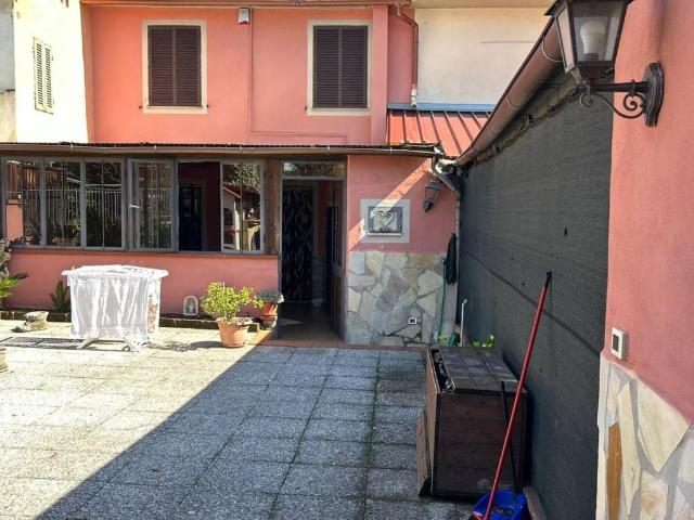 Casa indipendente in vendita a Pescia PT