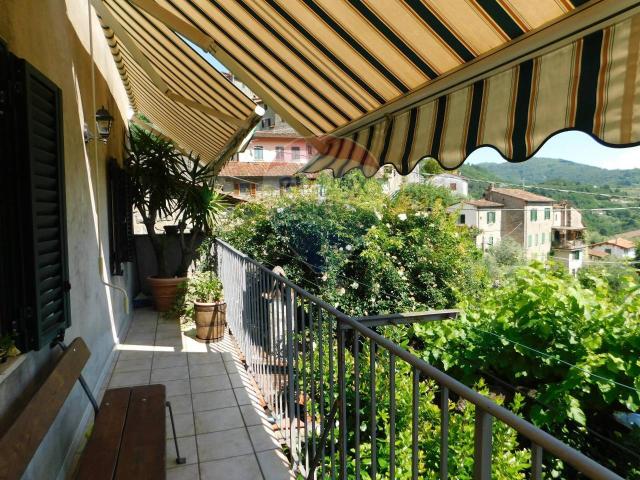 Casa indipendente in vendita a Pescia
