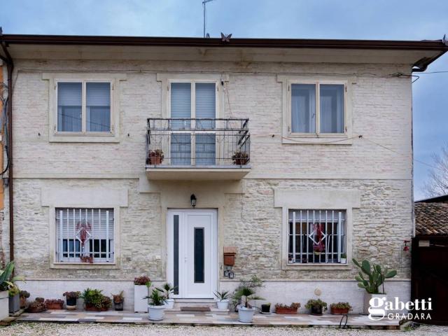 Casa indipendente in vendita a Pesaro PU