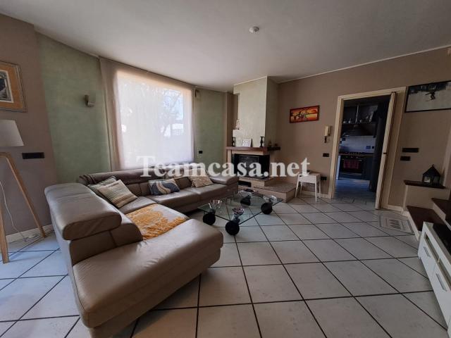 CASA INDIPENDENTE in VENDITA a PESARO PRIMA PERIFERIA di 8 vani