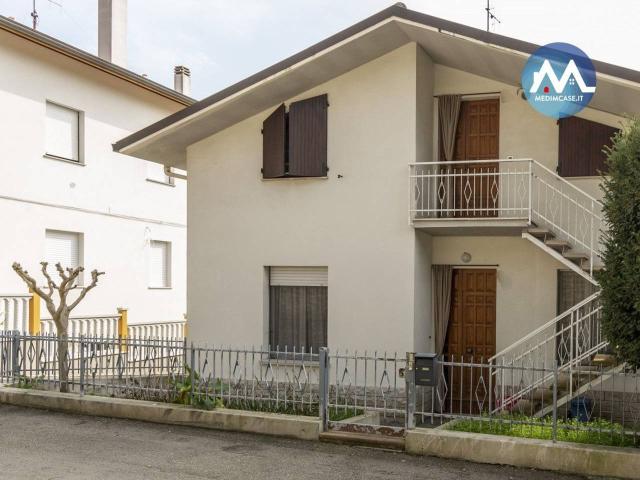 Casa indipendente in vendita a Pesaro