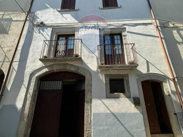 Casa indipendente in vendita a Pizzone