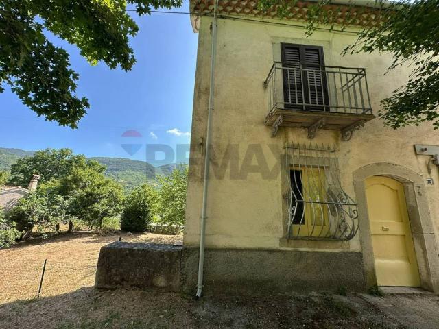 Casa indipendente in vendita a Pizzone IS