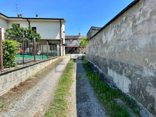 Casa indipendente in vendita a Pizzighettone CR