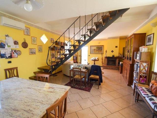 Casa indipendente in vendita a Piacenza