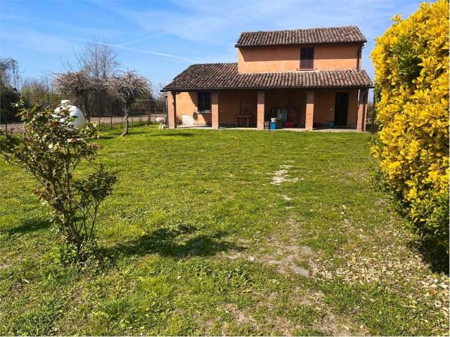 Casa indipendente in vendita a Piacenza PC