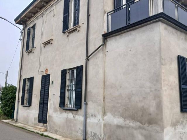 Casa indipendente in vendita a Piacenza PC
