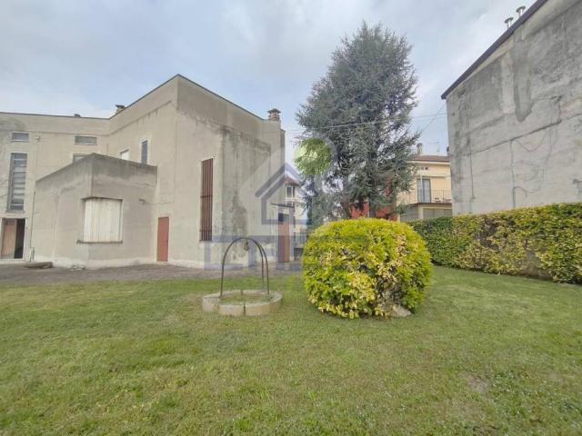 Casa indipendente in vendita a Piadena Drizzona CR
