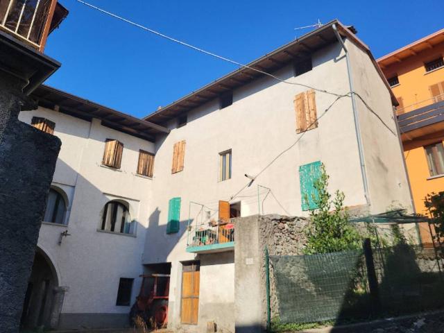 Casa indipendente in vendita a Pian Camuno BS