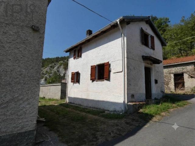 Casa indipendente in vendita a Piana Crixia SV