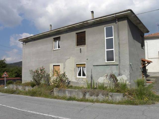 Casa indipendente in vendita a Piana Crixia SV