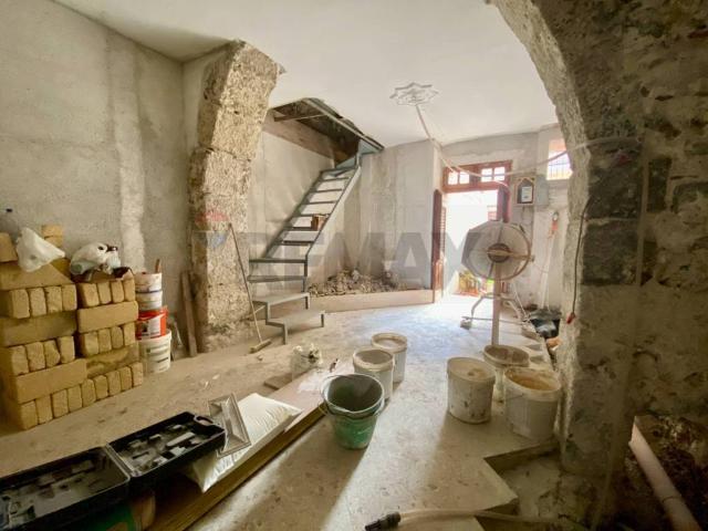Casa indipendente in vendita a Piana degli Albanesi PA