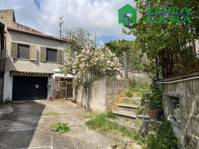 Casa indipendente in vendita a Piana di Monte Verna via Anziani