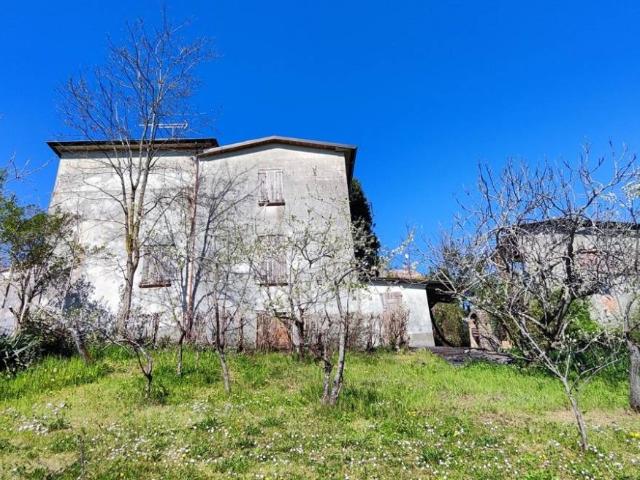 Casa indipendente in vendita a Pianello Val Tidone PC