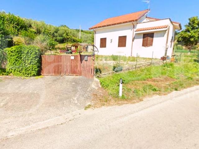Casa indipendente in vendita a Pianella PE