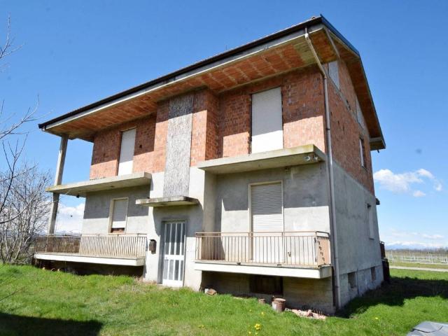 Casa indipendente in vendita a Pianfei CN