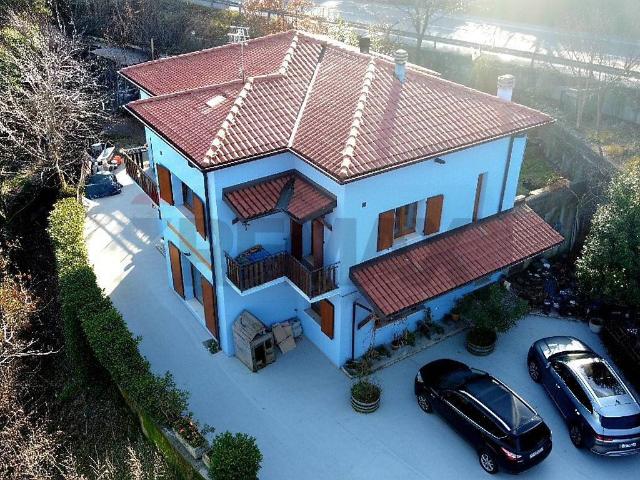 Casa indipendente in vendita a Pianico BG