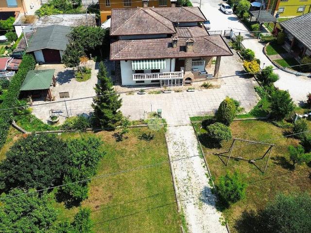 Casa indipendente in vendita a Pianiga VE