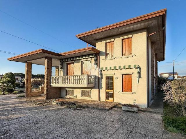 Casa indipendente in vendita a Pianiga VE