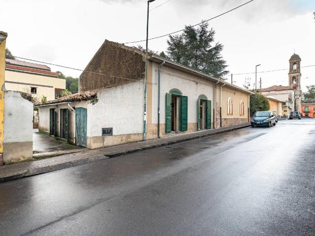 Casa indipendente in vendita a Piedimonte Etneo